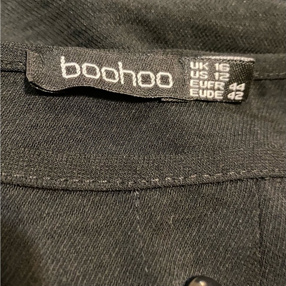 Boohoo women’s black dress. Size 12 - Picture 4 of 4